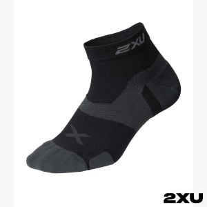 2XU Vectr Cushion 低筒襪 黑/鈦灰